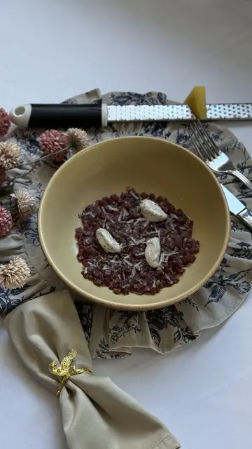 Тартар из говядины с трюфельным айоли и пармезаном