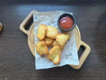 Куриные наггетсы с кетчупом